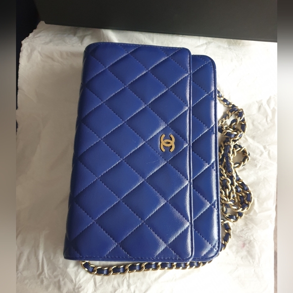 **SOLD** Chanel Woc Blue - Picture 3 of 14
